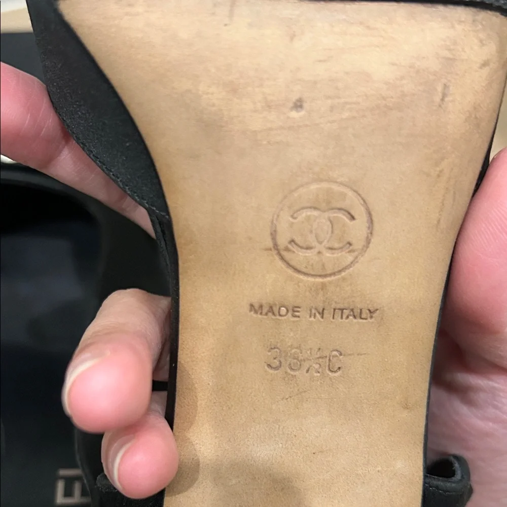 Authentic CHANEL Black Heels with Pearl Accents - Picture 7 of 7